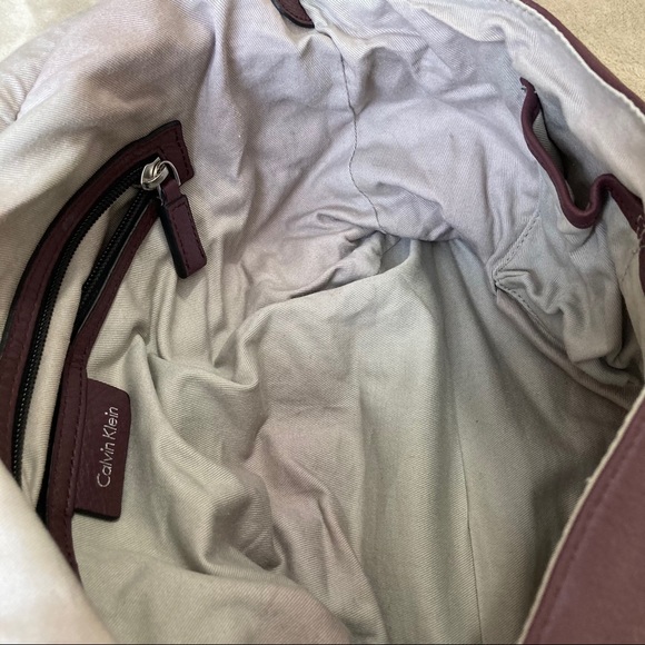 Calvin Klein burgundy bag - Picture 9 of 11